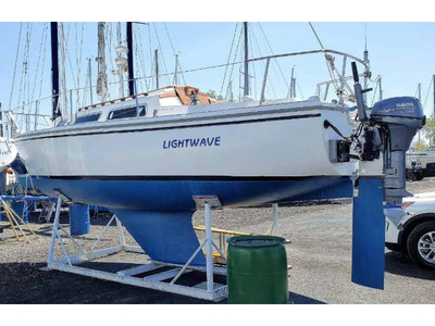 1978 Catalina 25' Fin Keel sailboat for sale in New York