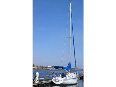 1983 Hunter 27-John Cherubini 27ft sailboat for sale in North Carolina