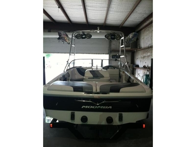 2004 Moomba Outback powerboat for sale in Texas