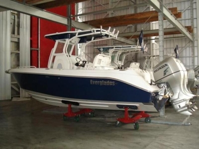 2008 Everglades 240cc powerboat for sale in Florida