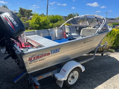 Boat with canopy and Suzuki 40hp Motor