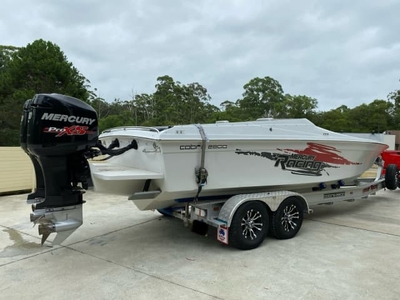 Speed Power Cigarette Boat 28 feet V Hull Mercury racing twin outboard