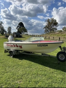 ‘Stubby’ 4.6m Fibreglass runabout boat with 85hp Suzuki outboard.