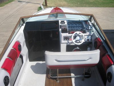 1984 chriscraft 984 260 stinger powerboat for sale in Texas