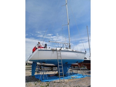 1985 Hunter 31 sailboat for sale in Connecticut