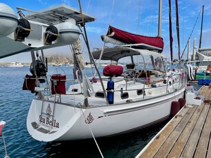 TED BREWER 44 CENTER COCKPIT HUGE RECENT REFIT AND EQUIPPED FOR WORLD CRUISING