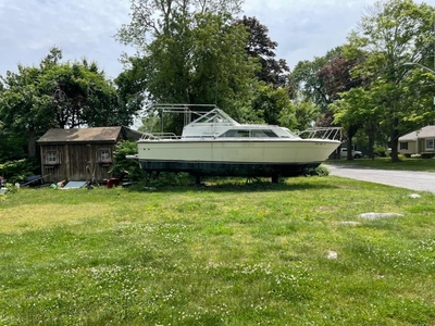 1977 Chris-Craft Catalina 28' Boat Located In Scituate, MA - No Trailer