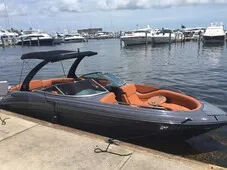 298 Sport Cruiser Bow Rider Miami Beach Edition By Cruiser Yachts