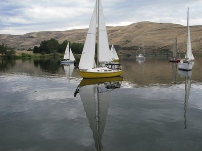 1976 Captial Yachts Newport 28 sailboat for sale in Washington
