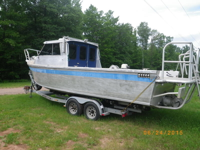 1991 Almar sounder powerboat for sale in Wisconsin