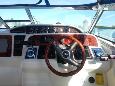 1997 Sea Ray Sundancer 370 powerboat for sale in Florida