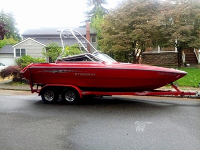 2004 StingRay 220SX powerboat for sale in Washington