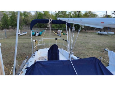 1981 Catalina 27 sailboat for sale in Kansas