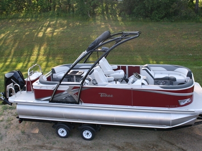 New Triple Tube 24 Ft Pontoon Boat With 250 Hp And Trailer