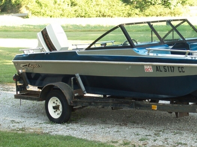 1983 Stryker Runabout 70 HP Johnson Outboard Motor 15 Ft. With Trailer