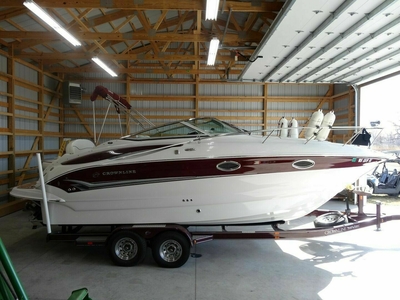 CROWNLINE Boat 250 CR With Custom Trailer