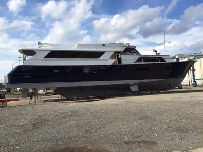 LA ISLA 91′ Broward Raised Bridge Motor Yacht