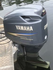 Yamaha Outboard Motor 250HP 2003 Two Stroke