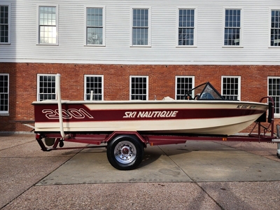 Correct Craft Ski Nautique 2001 Mint Original Condition With Only 390 Hours Use