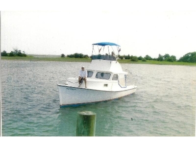 1988 Harkers Island Cruiser Core Sound Classic Round Stern powerboat for sale in South Carolina