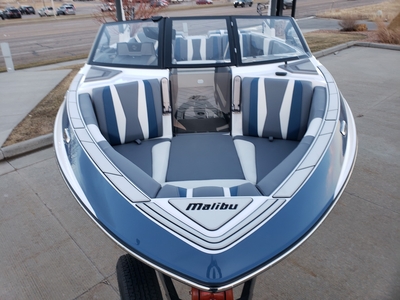 2023 Malibu Boats 22 LSV