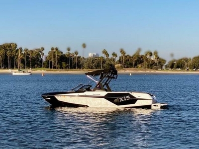2020 Axis 22' T22