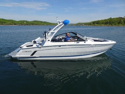 Cobalt Boats R6 Surf 2024