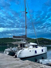Lagoon 39 (2013) for sale