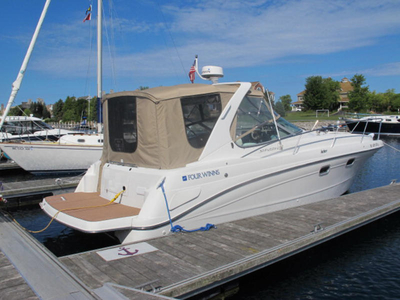 1999 Four Winns Vitsa 328 powerboat for sale in Michigan