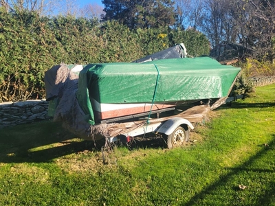 Starcraft 16' Boat Located In Portsmouth, RI - Has Trailer