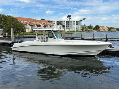 2016 Boston Whaler 350 Outrage IN STYLE | 35ft