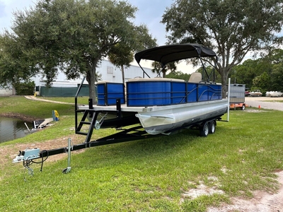 2019 524 Lexington Pontoon Boat 115 Suzuki Trailer Trade Discounted