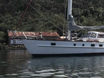 HARTLEY FIJIAN 43 WITH BOWSPIT AND DAVITS OVERHANG APPROX 49FT