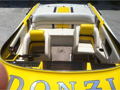 1990 DONZI Black WIdow powerboat for sale in Texas