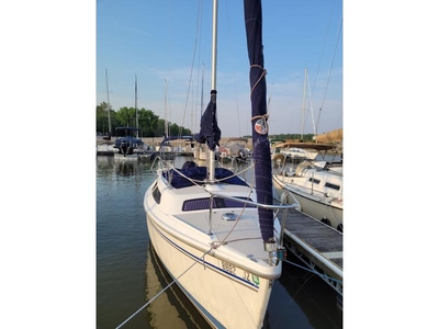 2006 CATALINA 250 sailboat for sale in Illinois