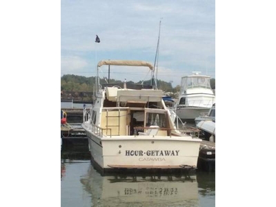 1979 Carver Santa Cruz 2866 powerboat for sale in Ohio