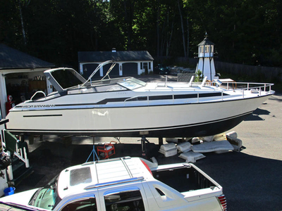 1989 Mainship Mediterranean powerboat for sale in New Hampshire