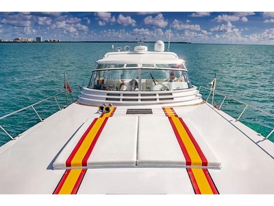 2005 Magnum Marine Furia Express Cruiser powerboat for sale in Florida