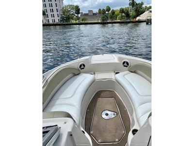 2006 Sea Ray 220 Sundeck powerboat for sale in Florida
