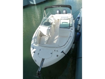 2015 Robalo R247DC powerboat for sale in