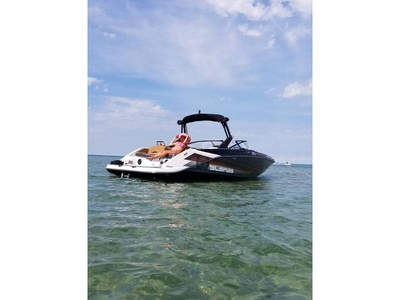2017 Scarab 255 HO Impulse powerboat for sale in Michigan