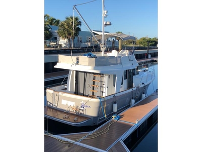 2018 Beneteau Swift Trawler 34 Fly powerboat for sale in Florida