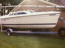 2000 Hunter 240 sailboat for sale in Indiana