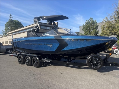 2020 Nautique G25 160hrs Thruster Loaded!