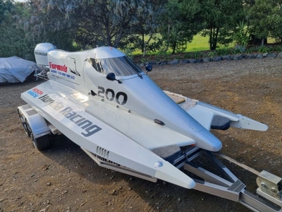 F2 Tunnel Race Boat, Outboard, Trailer