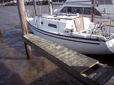 1977 Hunter Cherubini sailboat for sale in Maryland