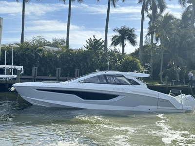 2024 Cruisers Yachts 42 GLS Outboard | 42ft