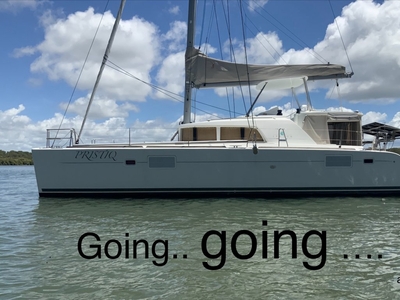 Lagoon 440 Owners version
