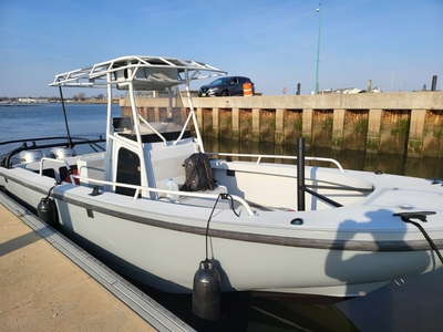 2000 Boston Whaler Justice Guardian Outrage 26ft Center Console