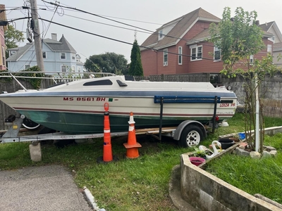 Cabin Motorboat 19' Boat Located In Dorchester, MA - Has Trailer